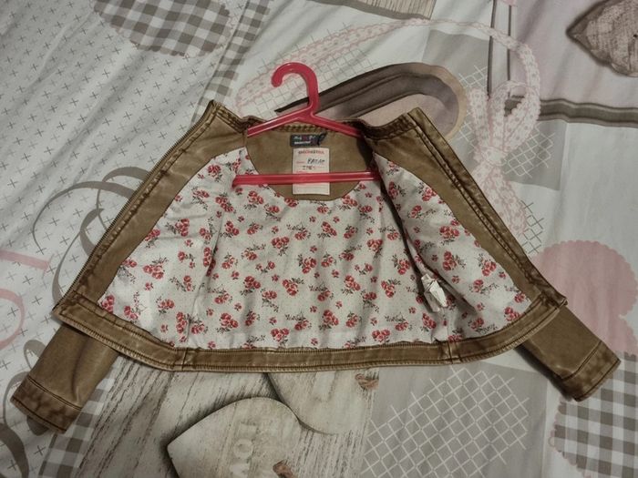 Veste simili cuire fille 6 ans - photo numéro 2