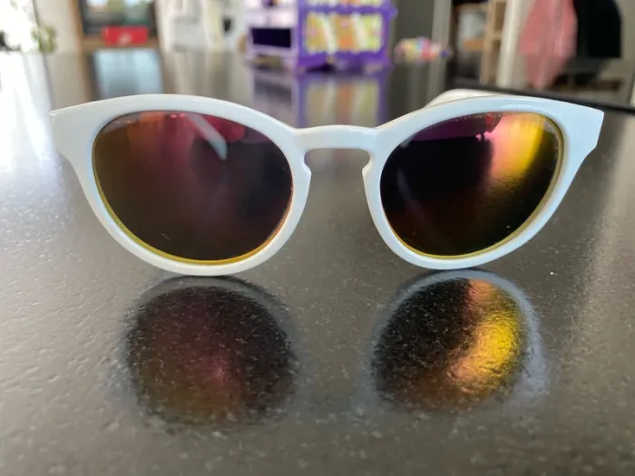 Lunettes de soleil blanche - photo numéro 3