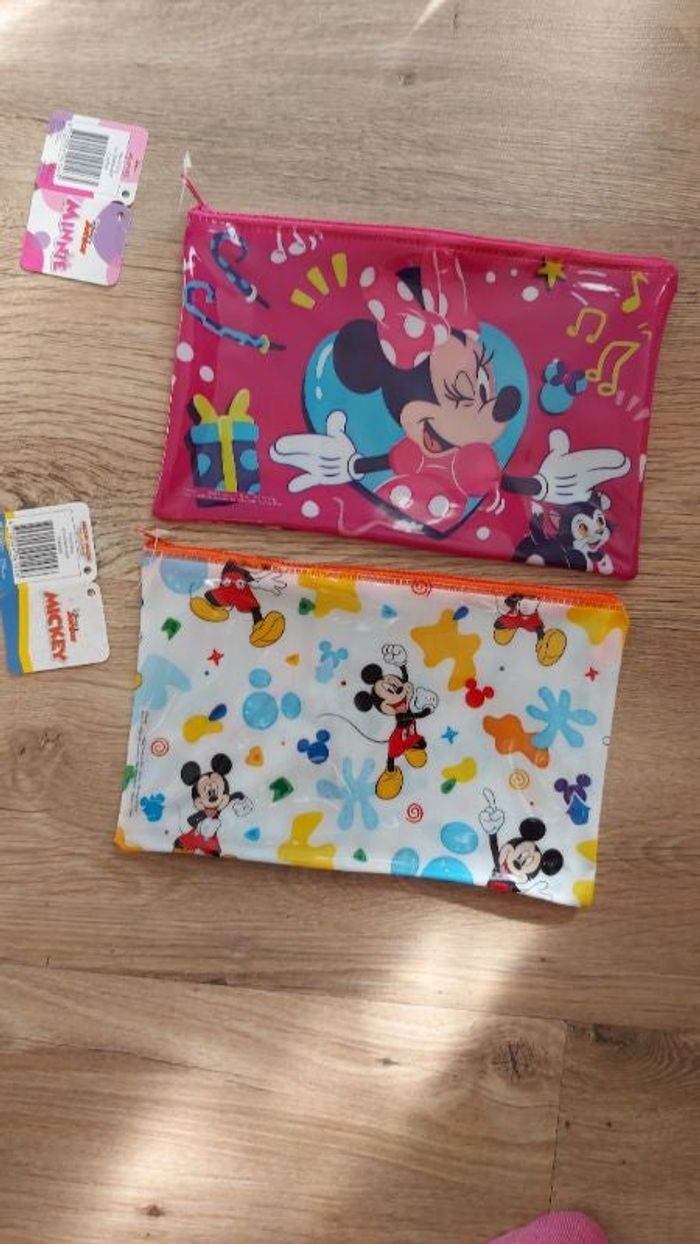 Lot pochette trousse disney
