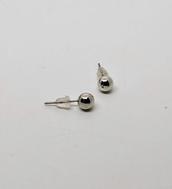 Paire de boucles d'oreilles. Neuve. Argenté 3