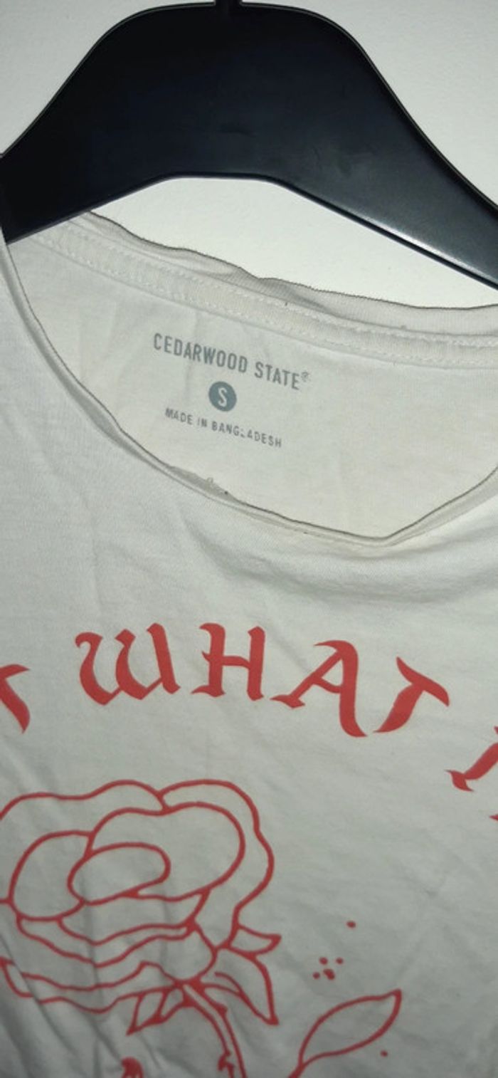 T-shirt blanc avec rose - photo numéro 4