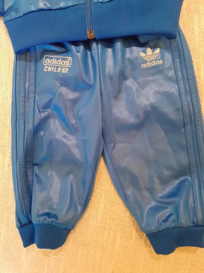 Ensemble survêtement enfant, Marque Adidas, taille 6/9mois - photo numéro 3