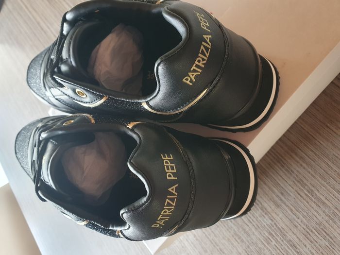 Magnifique paire de baskets Patrizia Pepe 🖤 - photo numéro 3