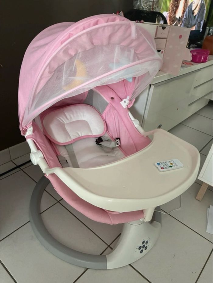 Balancelle Bébé Électrique 3 en 1 avec Télécommande,Table à manger, Transat bébé 5 Modes