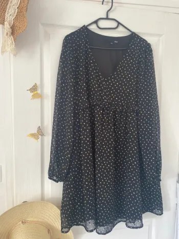 Robe noire habillée