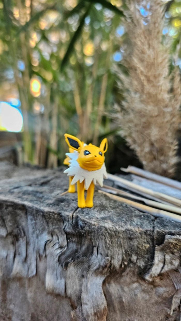 Super figurine Pokemon Nintendo tomy voltali - photo numéro 2
