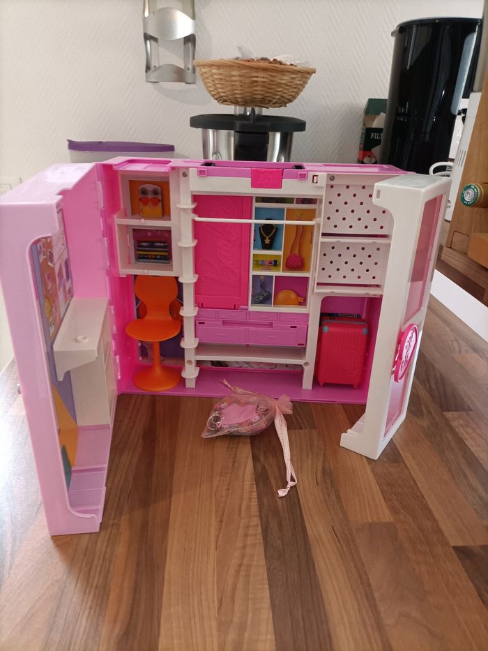 Dressing XL Barbie avec accessoires - photo numéro 5