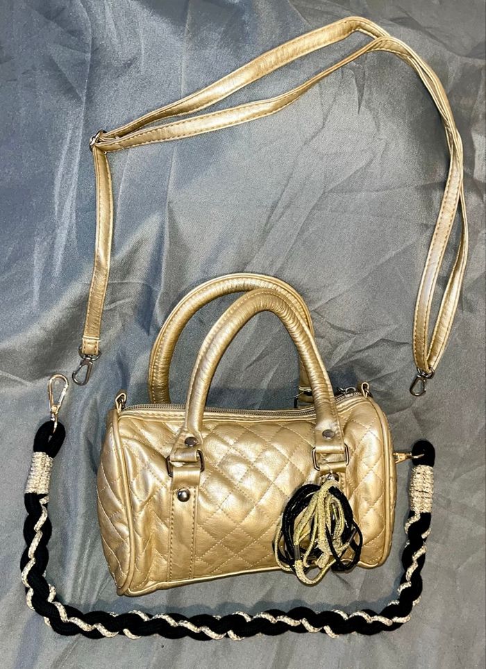 Sac à main doré matelassé avec accessoires - Très bon état