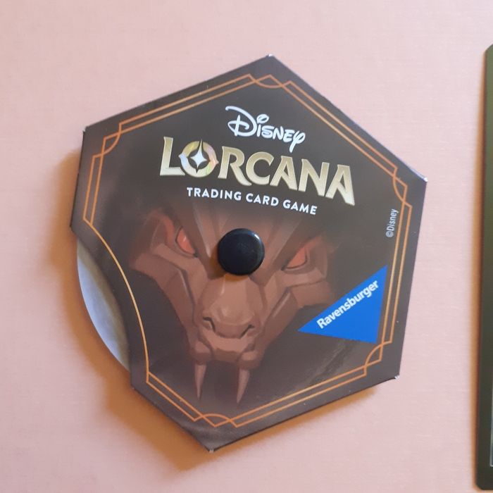 Lorcana chap.8: Carte légendaire Mickey +Compteur de Lore Jafar - photo numéro 3