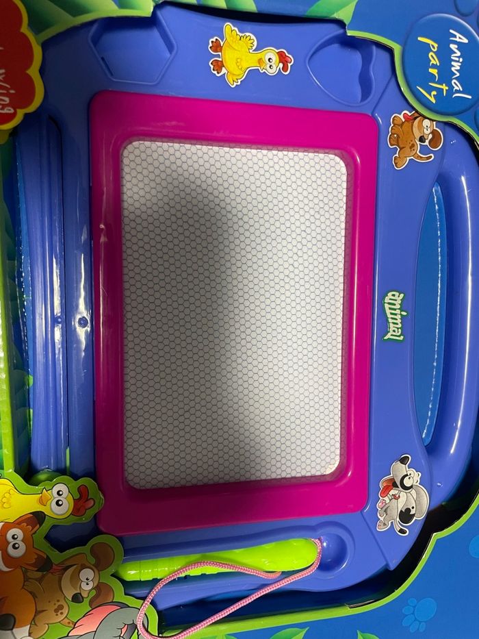 Ardoise pour enfant avec crayons - photo numéro 4