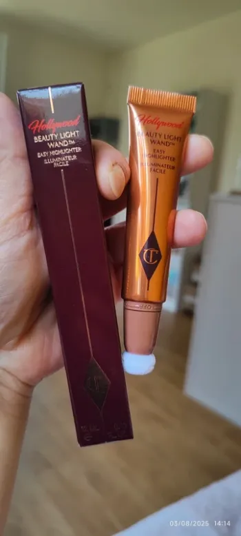 Charlotte Tilbury Beauty Light Wand Highlighter Shade Spotlight 12ml