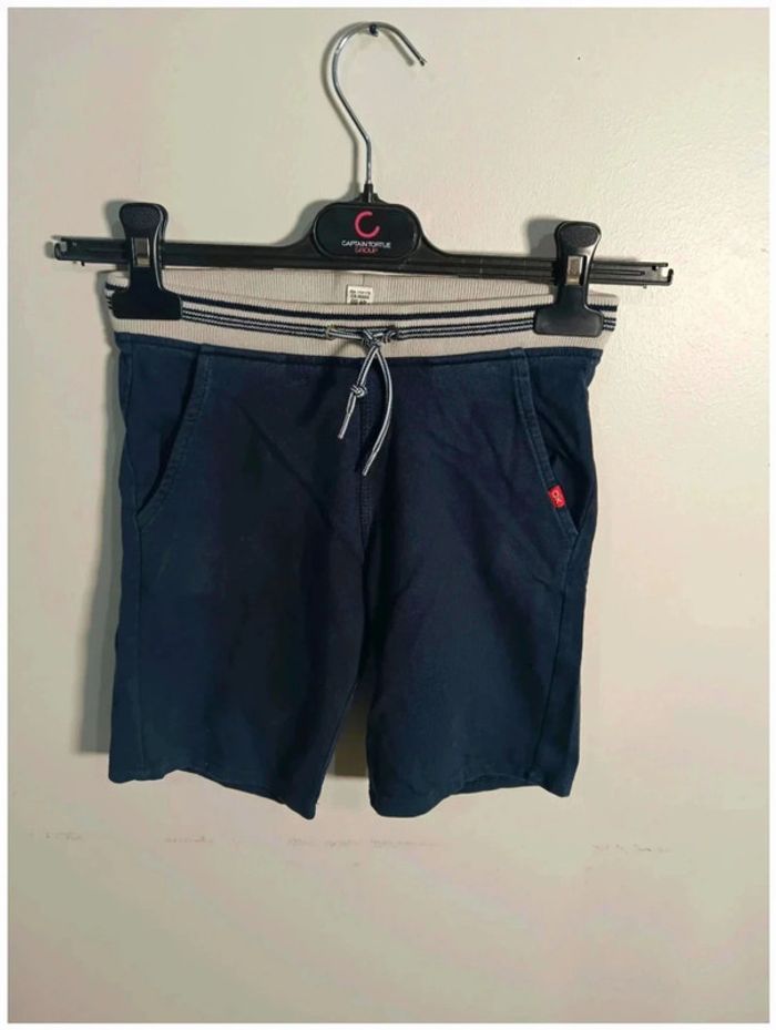 C11 short marine Okaidi 6 ans