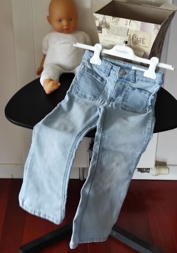 Jean flare fille 7 ans – bleu clair – très bon état 👖✨