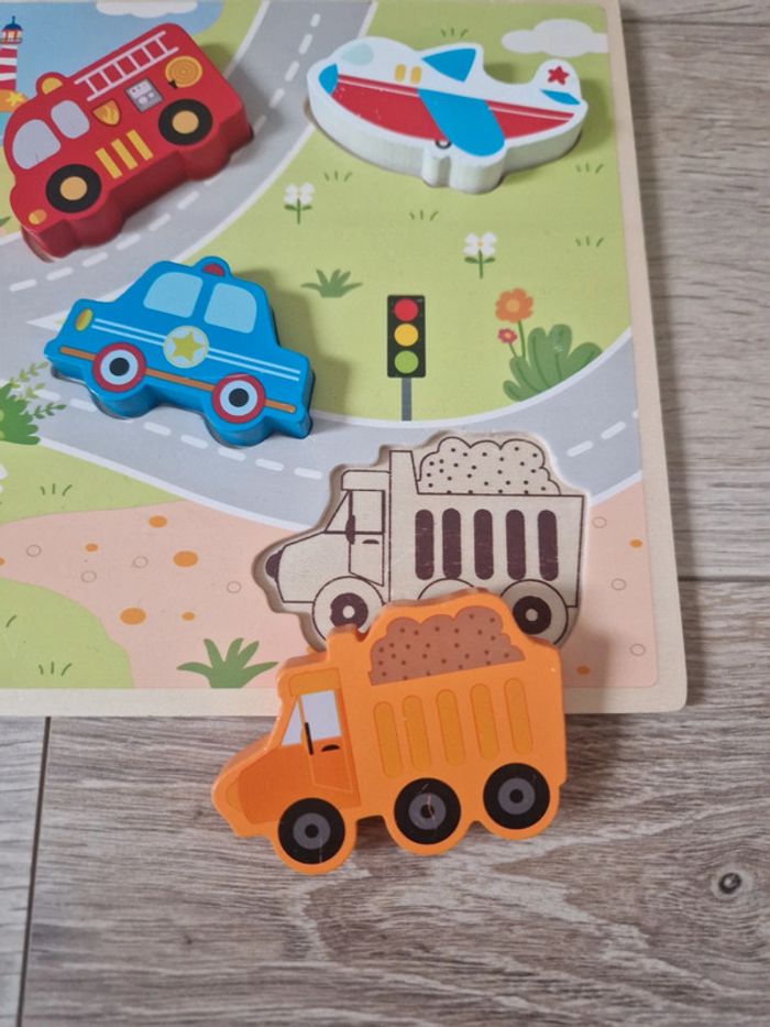Jeu encastrement en bois, thème véhicules - photo numéro 2