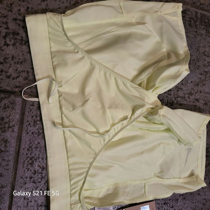 Short  nike taille L neuf avec étiquette - photo numéro 6