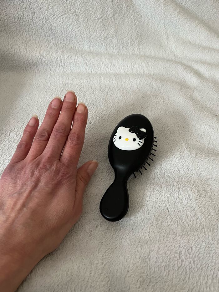 Brosse Hello Kitty Neuf - photo numéro 4