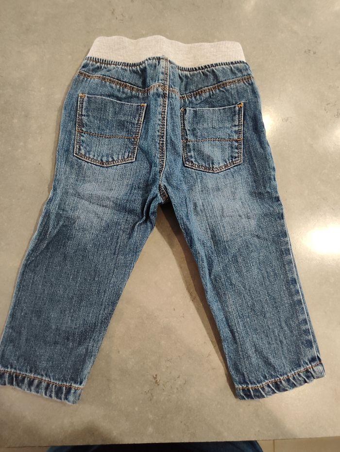 Lot de vêtements bébé garçon t-shirt, gilet et pantalons– Taille 12 mois - photo numéro 7