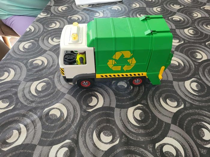 Camion poubelle