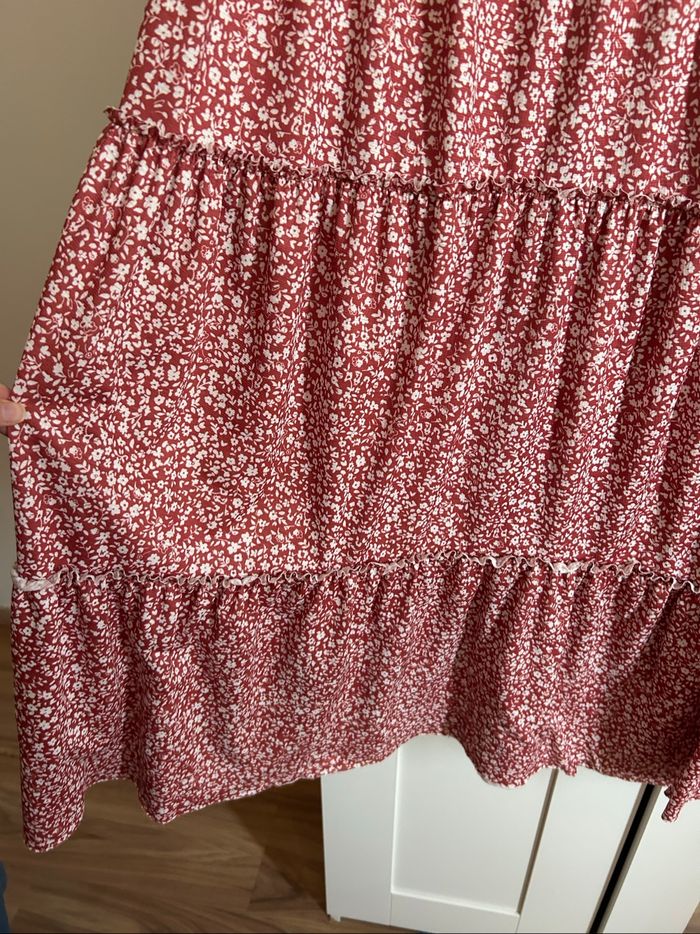 Robe longue d’été Col V rouge fleuries Pull & Bear Taille M - photo numéro 3