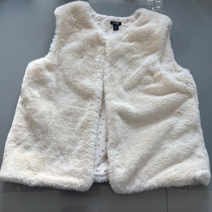 Beau Gilet cardigan sans manches T 10 ans fille Kiabi couleur blanc Très bon état - photo numéro 7