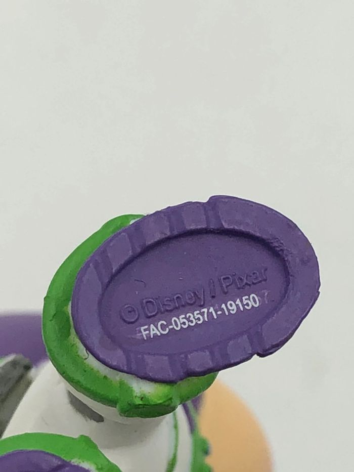 Petite figurine Funko Pop Toy Story Buzz l’éclair - photo numéro 7