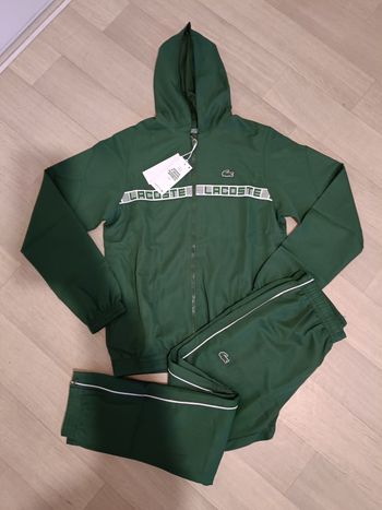 Neuf avec étiquette