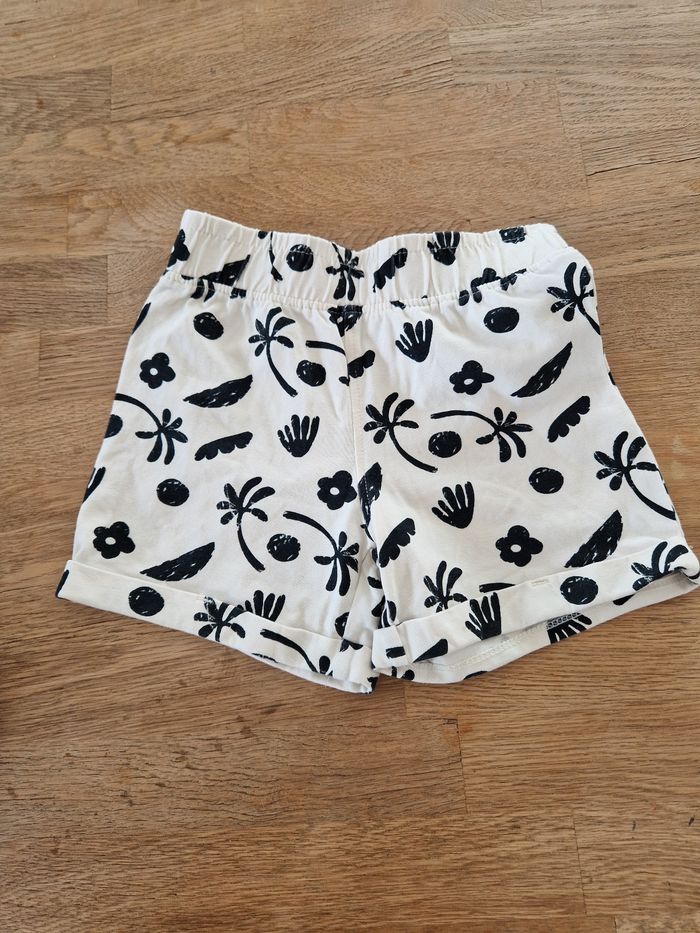 Short neuf
