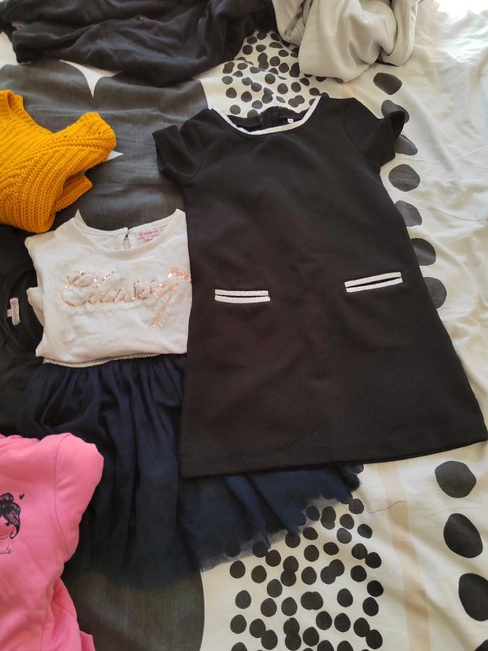 Lot vêtements fille 6 ans - photo numéro 3