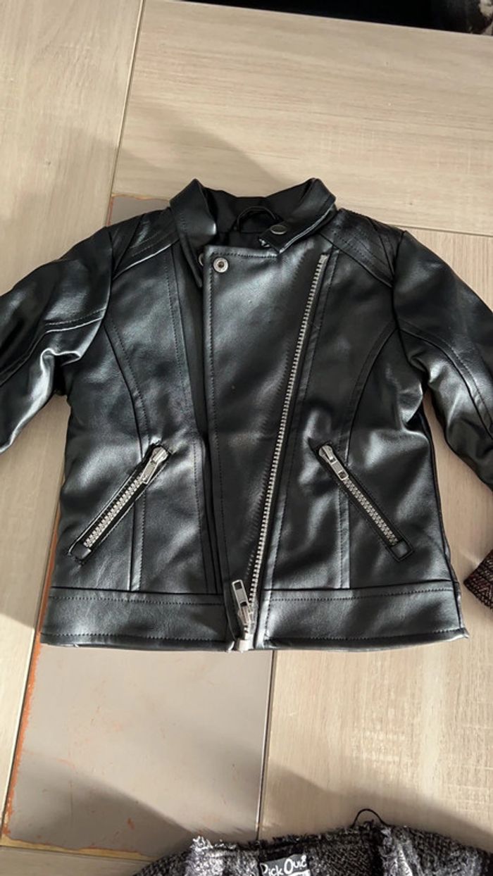 Lot de vestes fille 3 ans - photo numéro 3