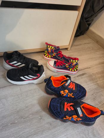 Chaussure/ baskets taille 24 