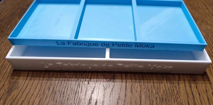 Matériel scolaire - boîte 3 compartiments