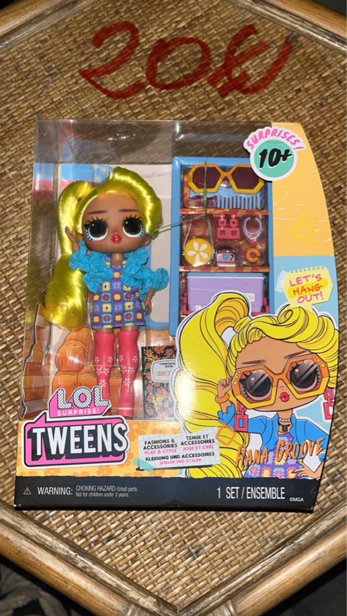 Poupée lol avec accessoires