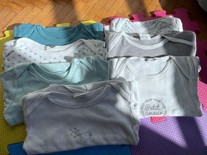 Lot de bodies 24 mois