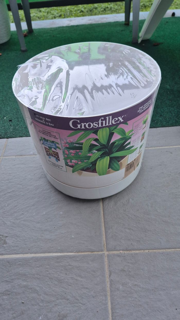 Pot de fleurs GROSFILLEX