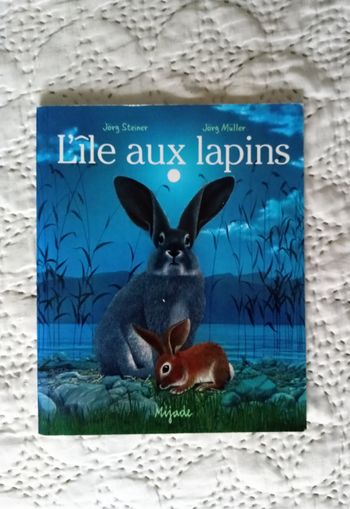 Livre " l'île aux lapins"
