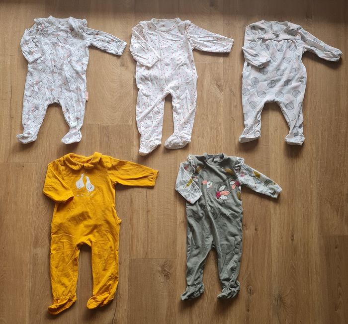 Lot de 5 pyjamas, bébé fille, taille 9/12 mois (Vertbaudet, Petit Beguin, Obaibi) - photo numéro 2