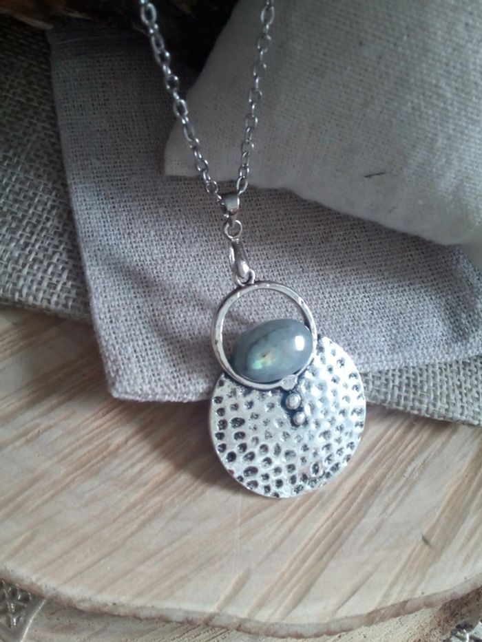 Collier berbère avec pierre de labradorite naturelle