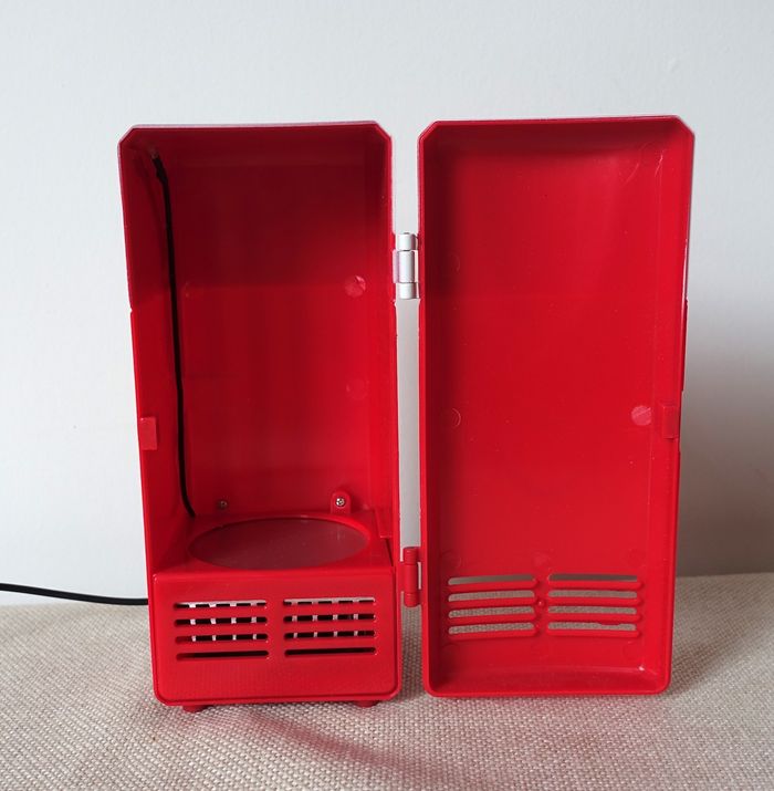 Mini frigo vintage année 2007 - Branchement USB avec interrupteur - Testé - Fonctionnel - photo numéro 2