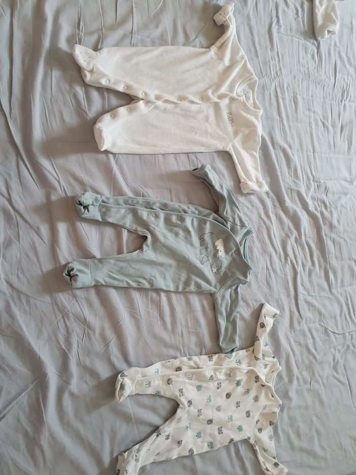 Lot de 3 pyjamas manche longue taille 1 mois