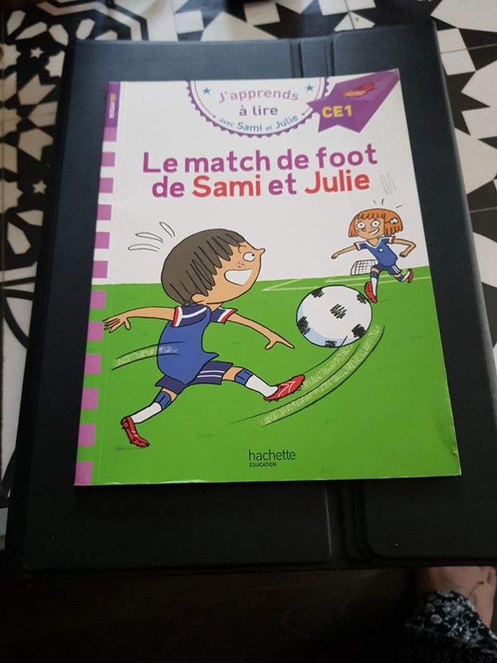 J apprends a lire Sami et Julie CE1