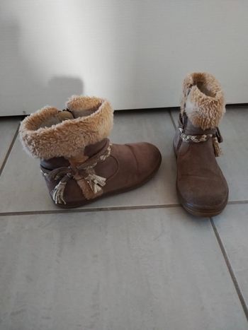 Bottines Daim portée quelques fois pointure 28