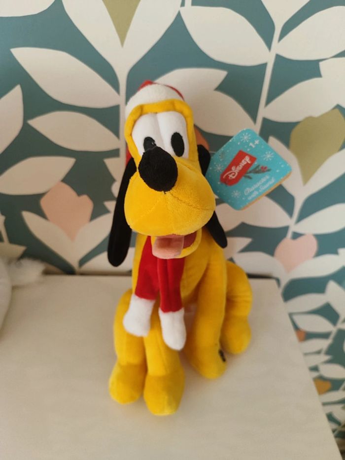 Peluche interactive chien belle éléphant Dumbo lapin panpan marie duchesse Pluto chien Disney - photo numéro 10
