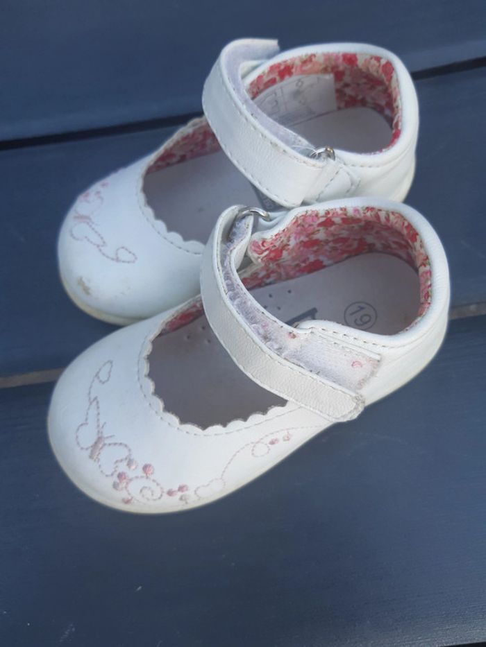 Chaussures fille pointure 19 - photo numéro 4