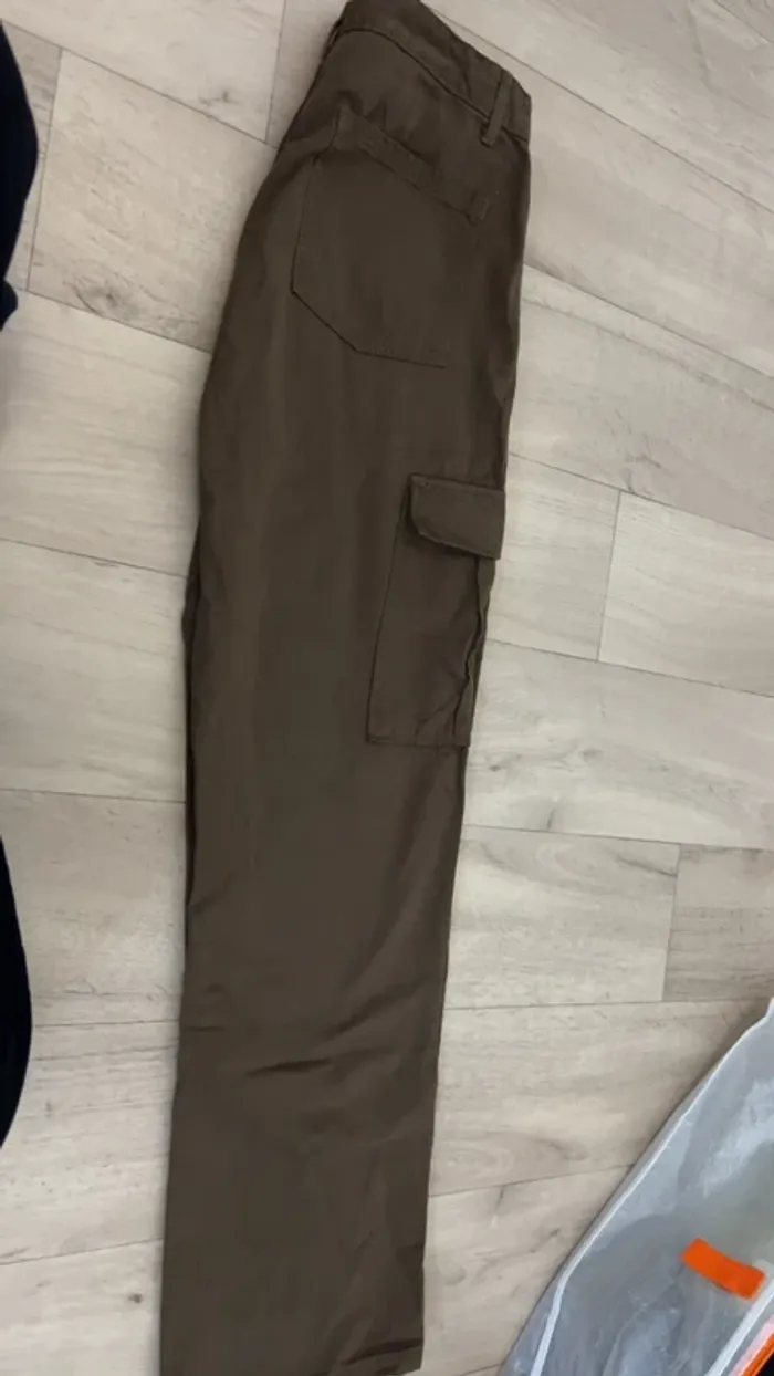 Cargo stradivarius marron taille 40 neuf - photo numéro 3