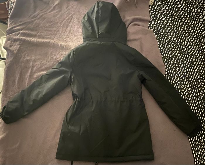 Parka à capuche XS neuve. - photo numéro 2