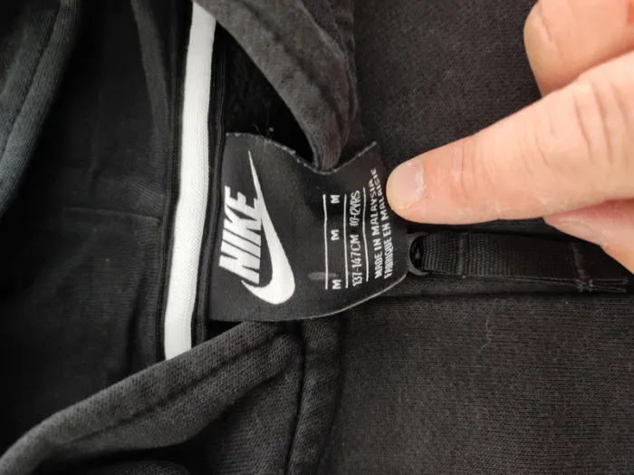 Pull Nike a capuche 10-12 ans - photo numéro 3