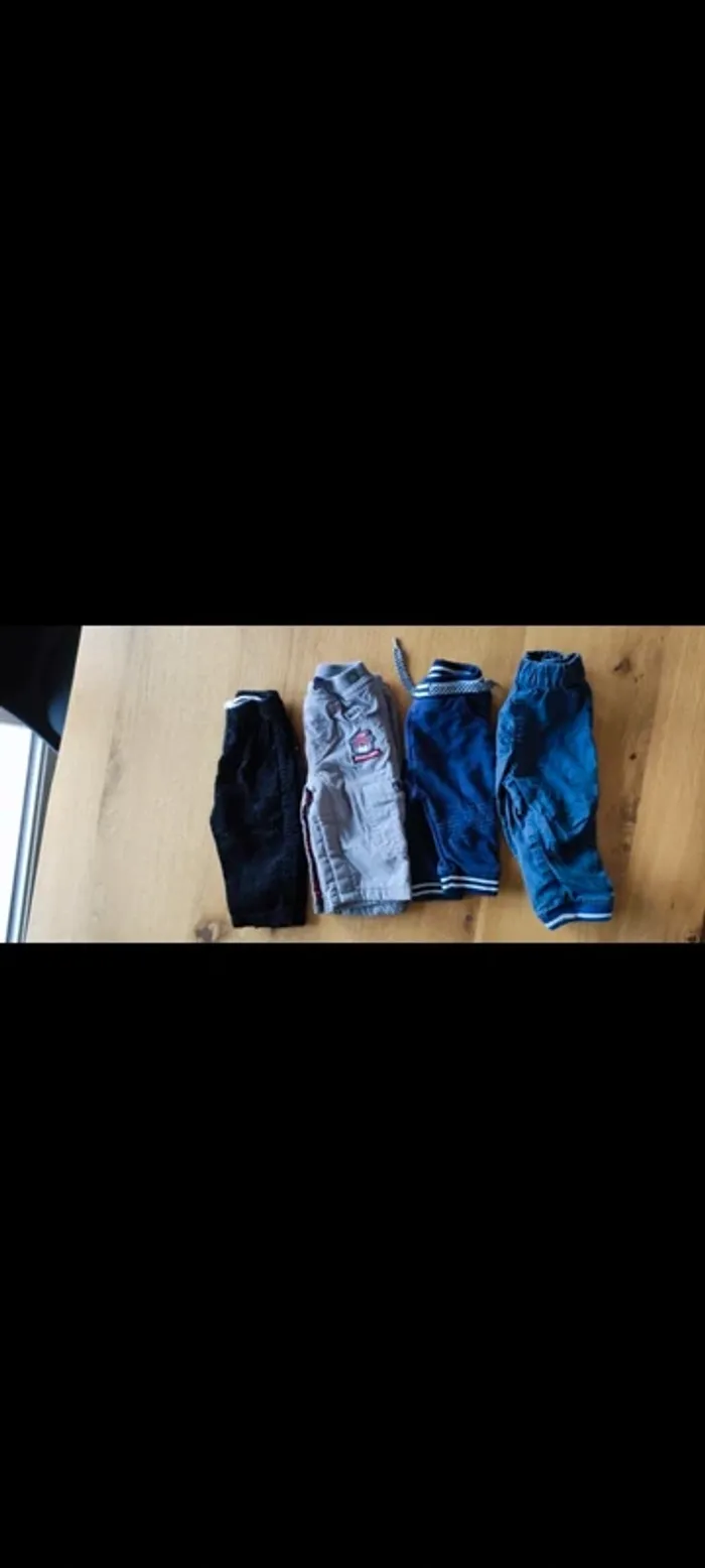 Lot 4 pantalons 6 mois