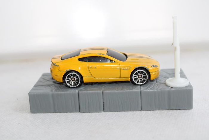 Hot weels Aston Martin V8 vantage - photo numéro 6