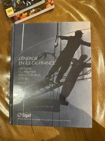 Livre énergie en Île-de-France, histoire du premier service public, local, édition, 2024
