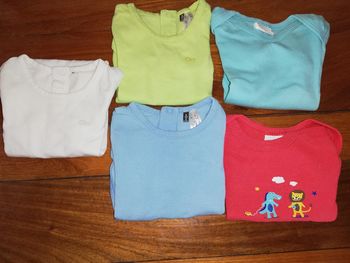 Lot 5 body's taille 6 mois MC